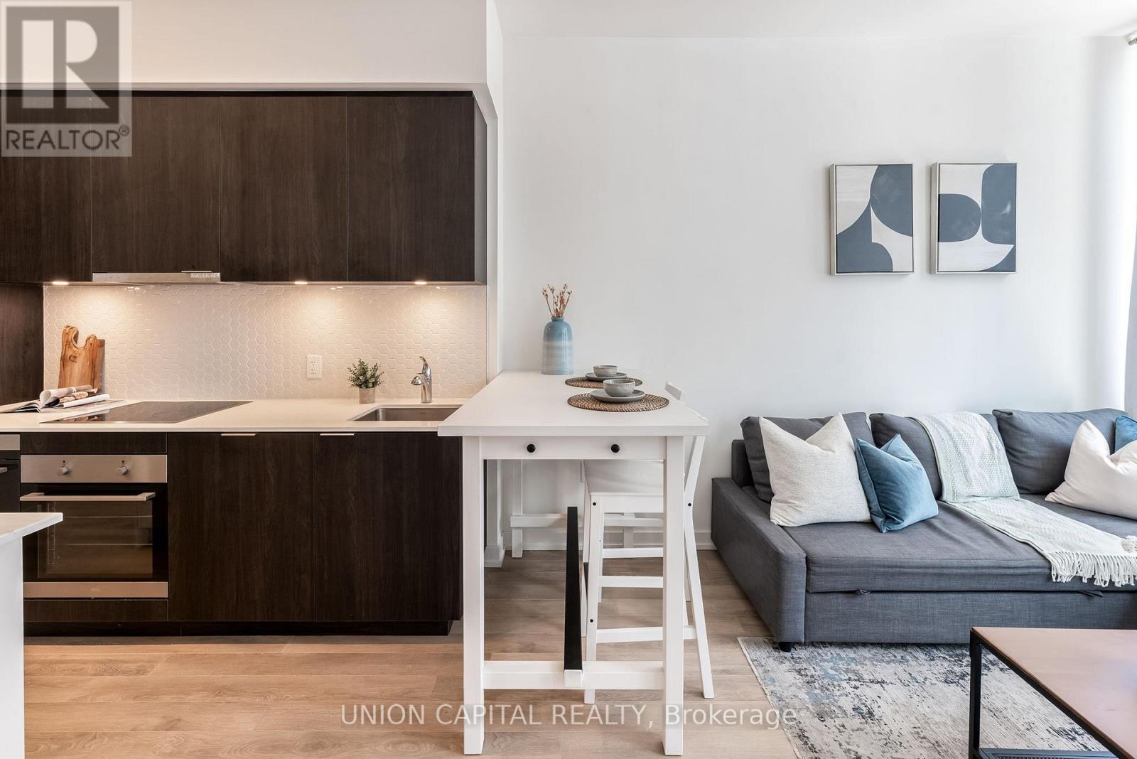 1313 - 158 Front Street E, Toronto (Moss Park), Ontario  M5A 0K9 - Photo 4 - C12218781