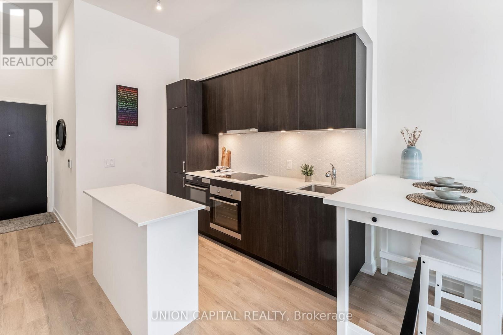1313 - 158 Front Street E, Toronto (Moss Park), Ontario  M5A 0K9 - Photo 9 - C12218781
