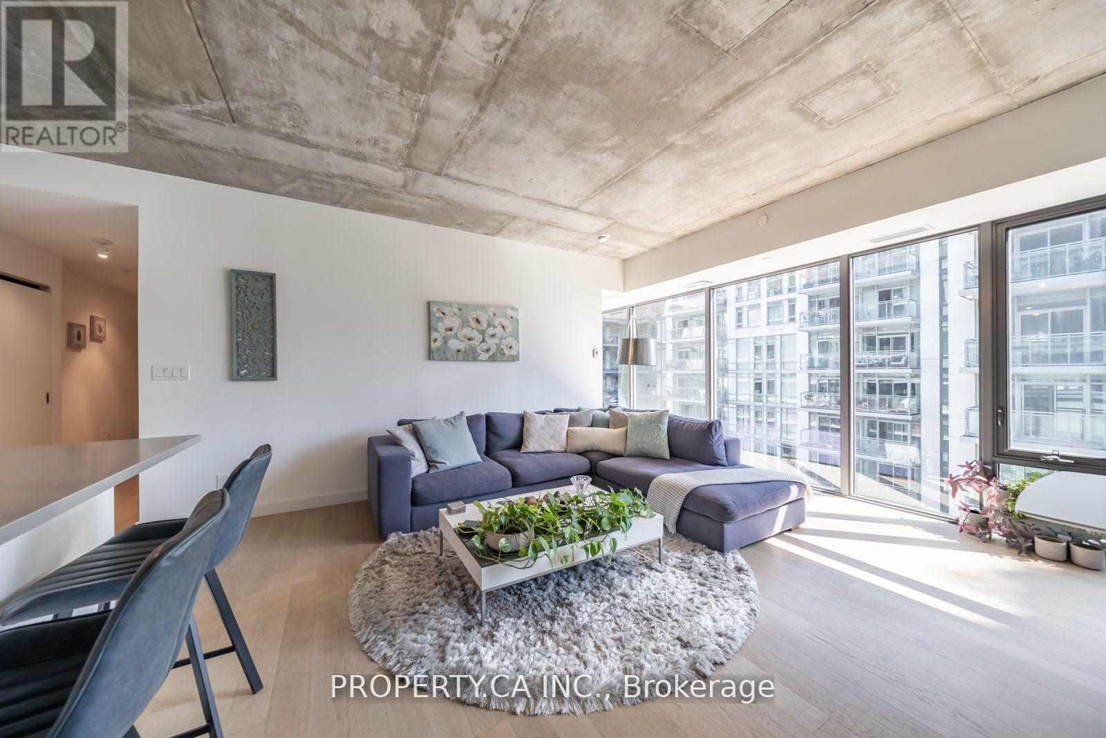 1012 - 111 Bathurst Street, Toronto (Waterfront Communities), Ontario  M5V 0M9 - Photo 10 - C12218782