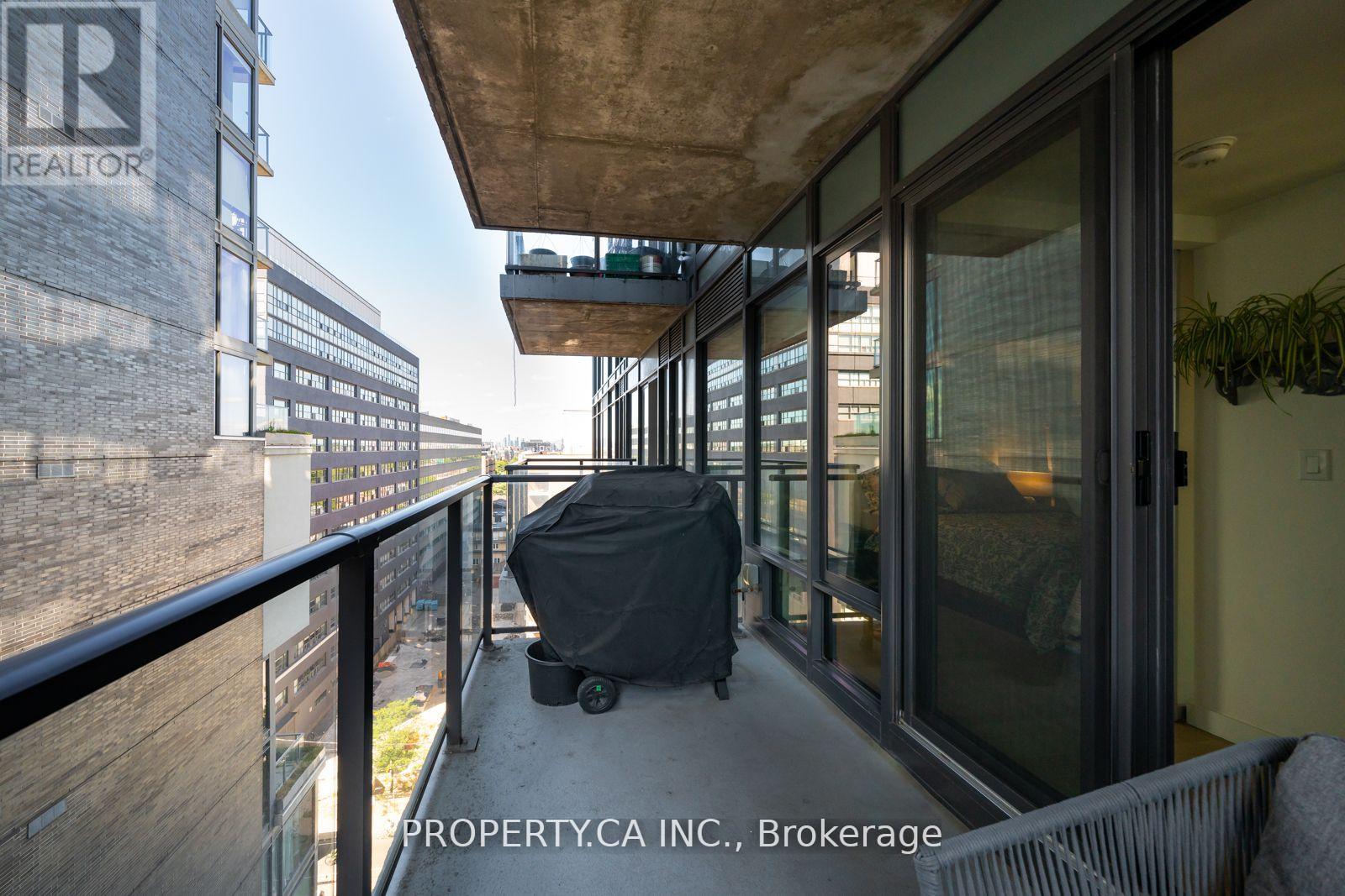 1012 - 111 Bathurst Street, Toronto (Waterfront Communities), Ontario  M5V 0M9 - Photo 20 - C12218782