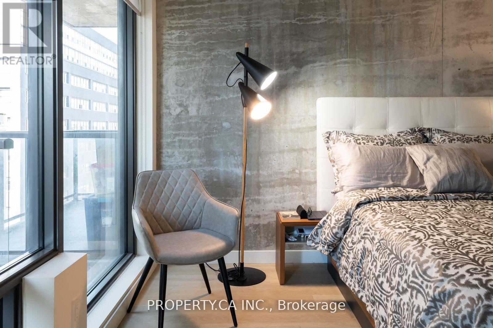 1012 - 111 Bathurst Street, Toronto (Waterfront Communities), Ontario  M5V 0M9 - Photo 24 - C12218782