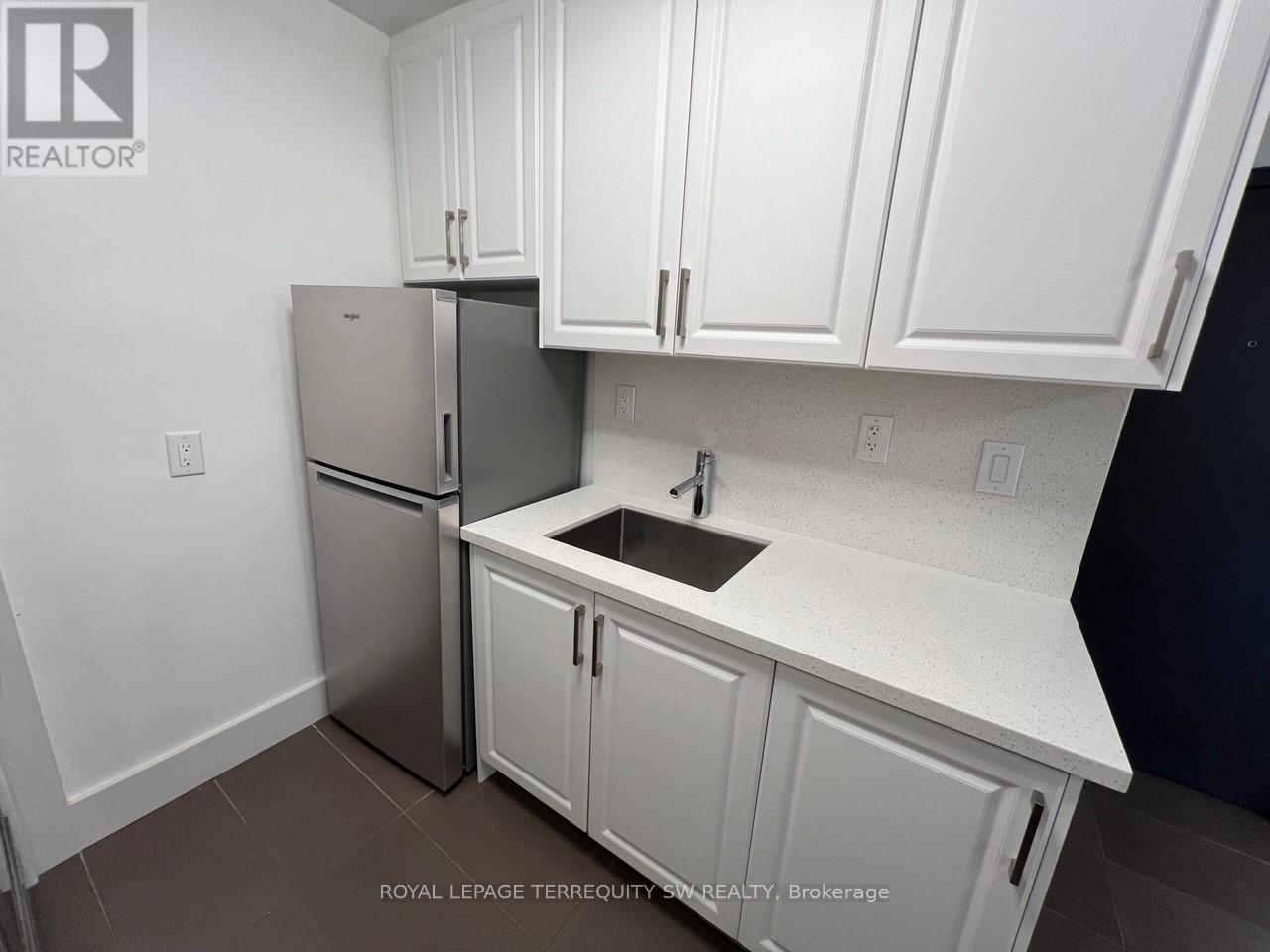 6 - 213 Queen Street E, Toronto (Moss Park), Ontario  M5A 1S2 - Photo 10 - C12218912