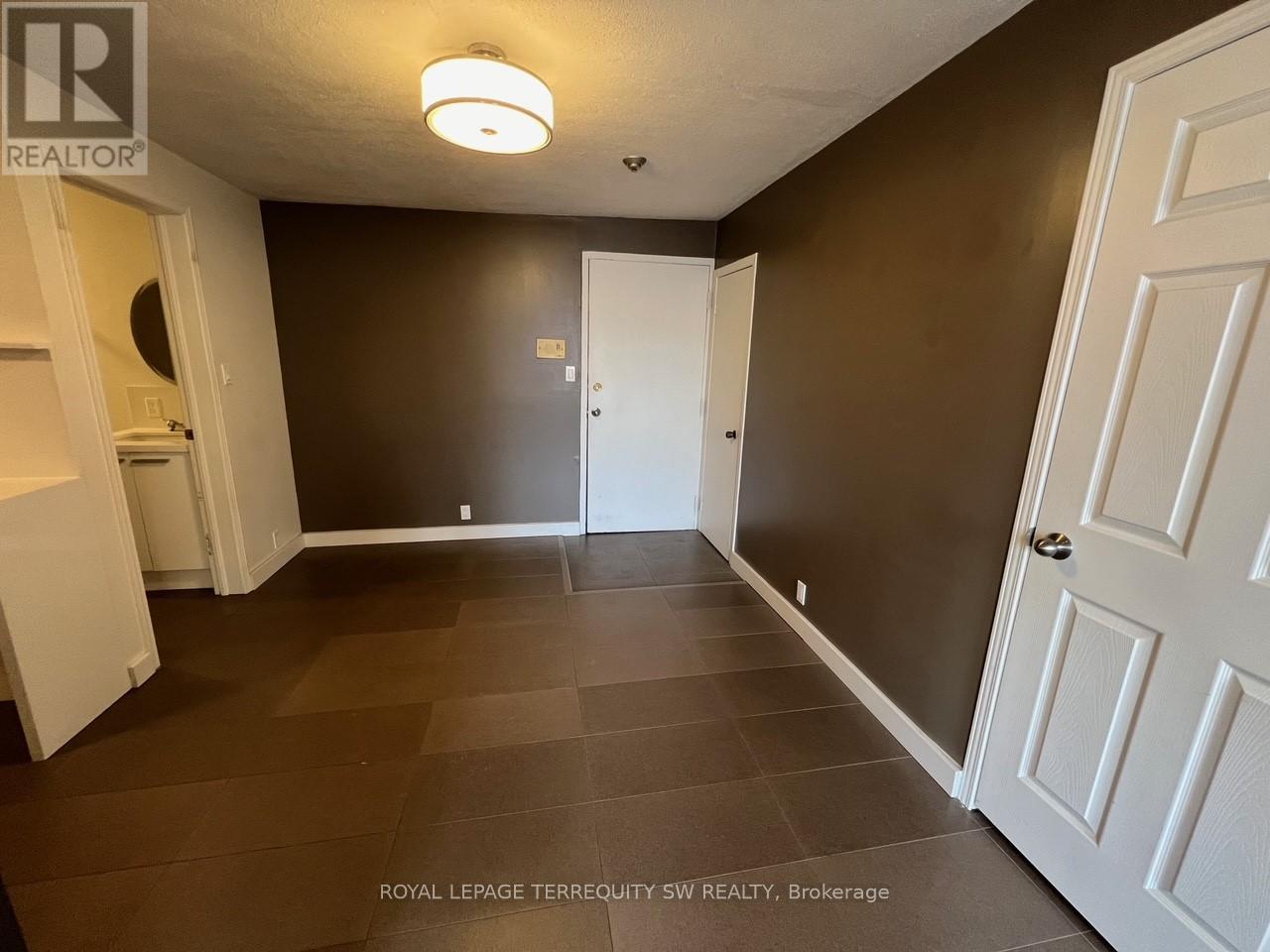 3 - 213 Queen Street E, Toronto (Moss Park), Ontario  M5A 1S2 - Photo 11 - C12218925