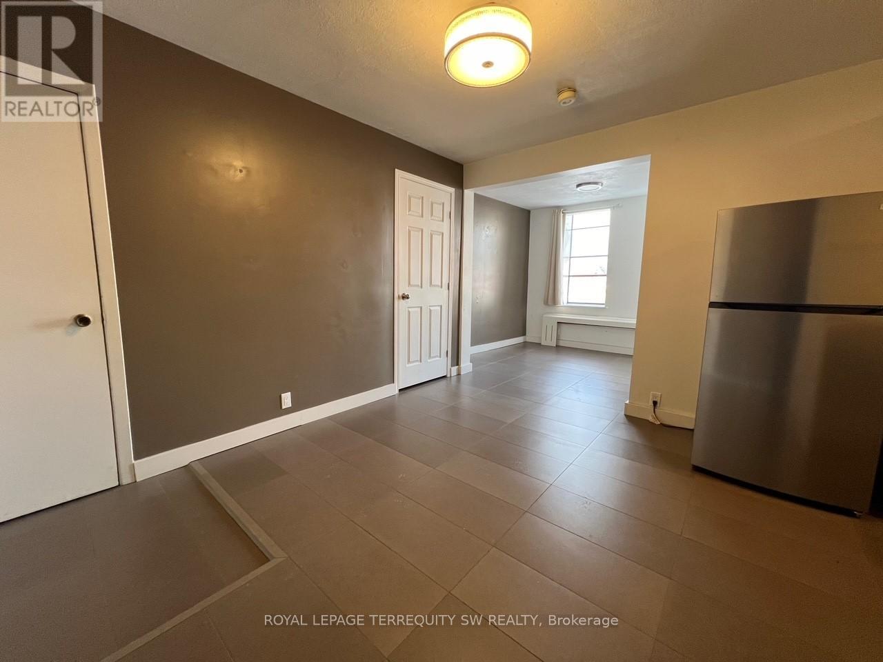 3 - 213 Queen Street E, Toronto (Moss Park), Ontario  M5A 1S2 - Photo 2 - C12218925