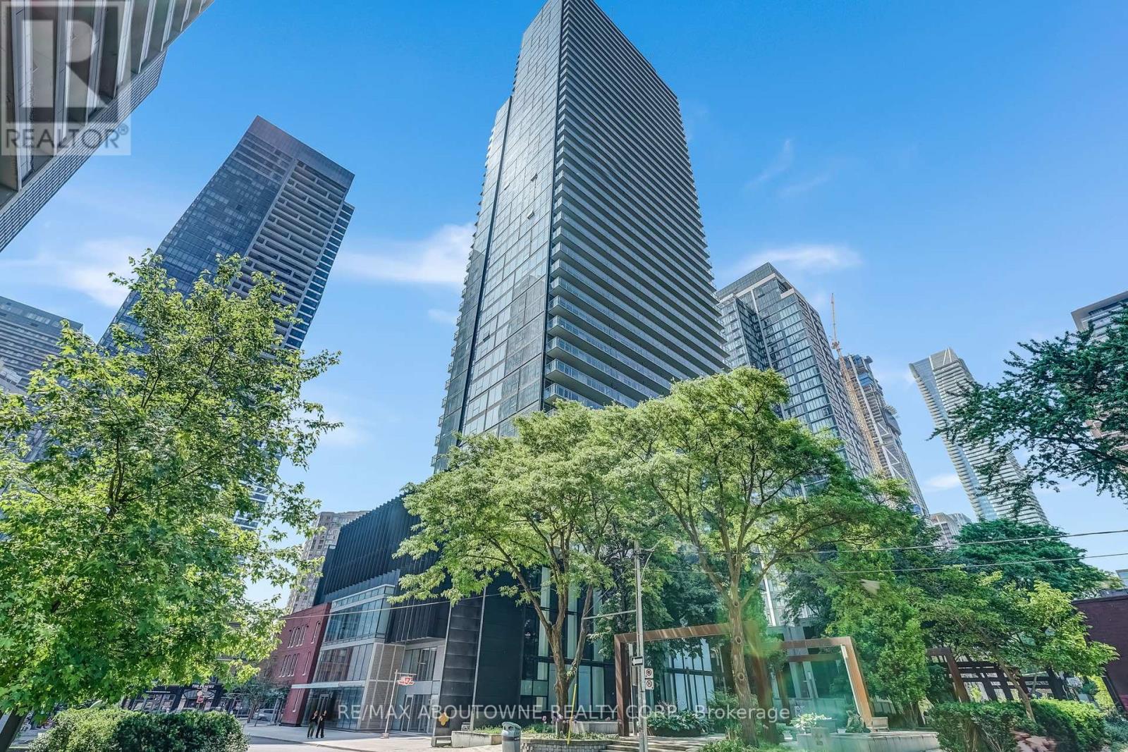 1802 - 3 GLOUCESTER STREET, Toronto, Ontario