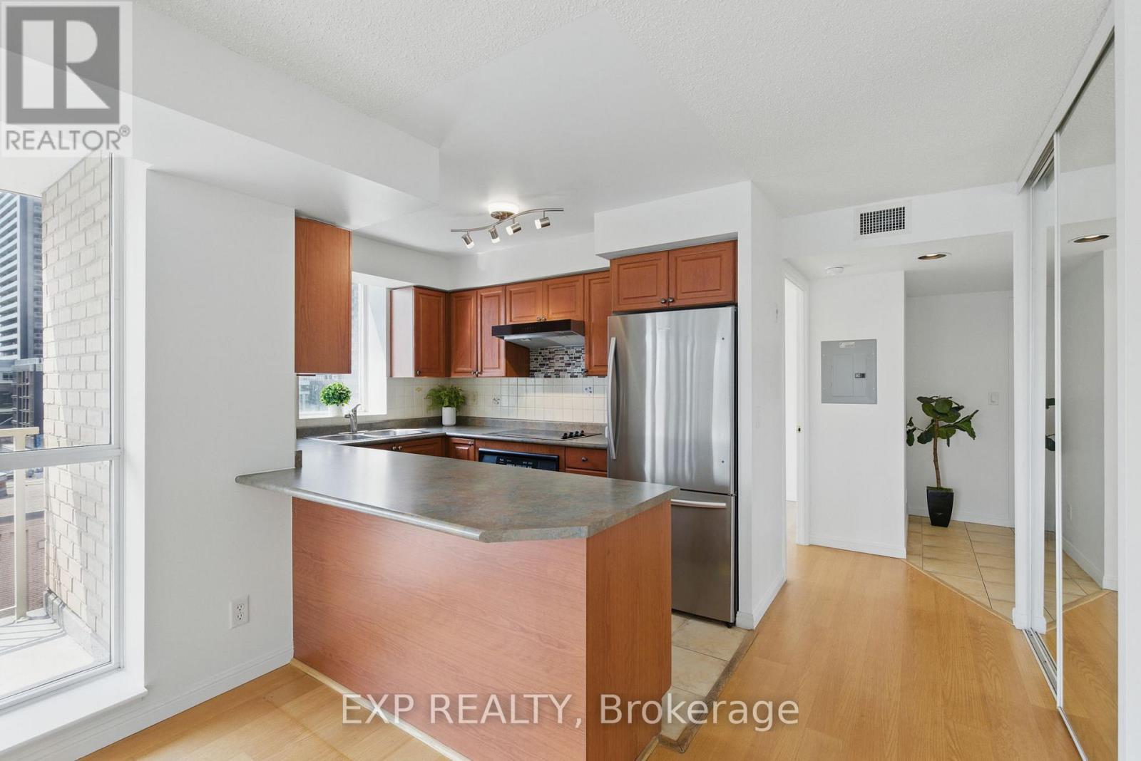 704 - 18 Stafford Street, Toronto (Niagara), Ontario  M5V 3W4 - Photo 10 - C12219057