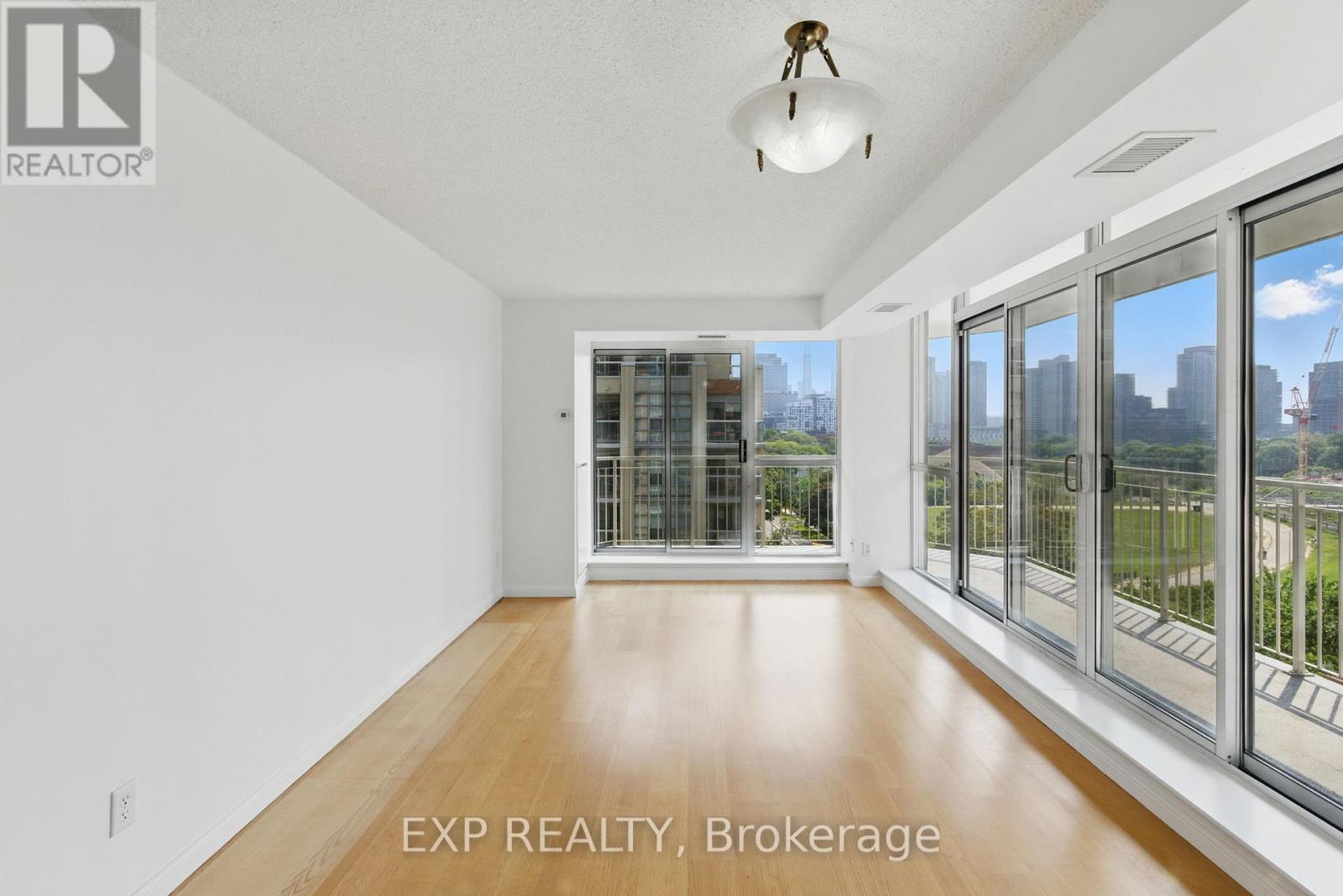 704 - 18 Stafford Street, Toronto (Niagara), Ontario  M5V 3W4 - Photo 5 - C12219057