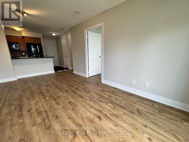 428 - 25 Greenview Avenue, Toronto (Newtonbrook West), Ontario  M2M 0A5 - Photo 4 - C12219060
