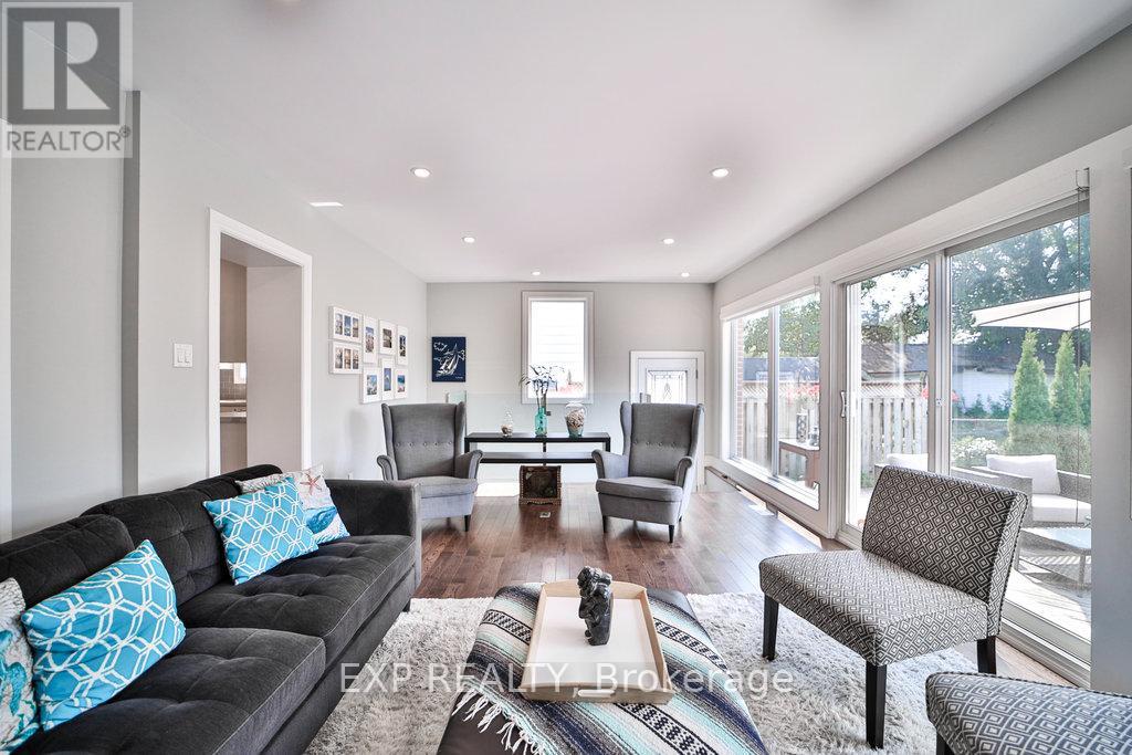 42 Tower Drive, Toronto (Wexford-Maryvale), Ontario  M1R 3N9 - Photo 11 - E12218701