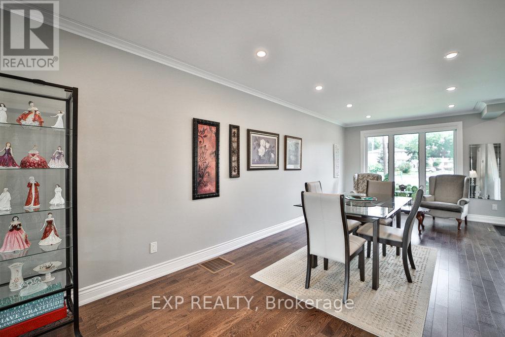 42 Tower Drive, Toronto (Wexford-Maryvale), Ontario  M1R 3N9 - Photo 3 - E12218701