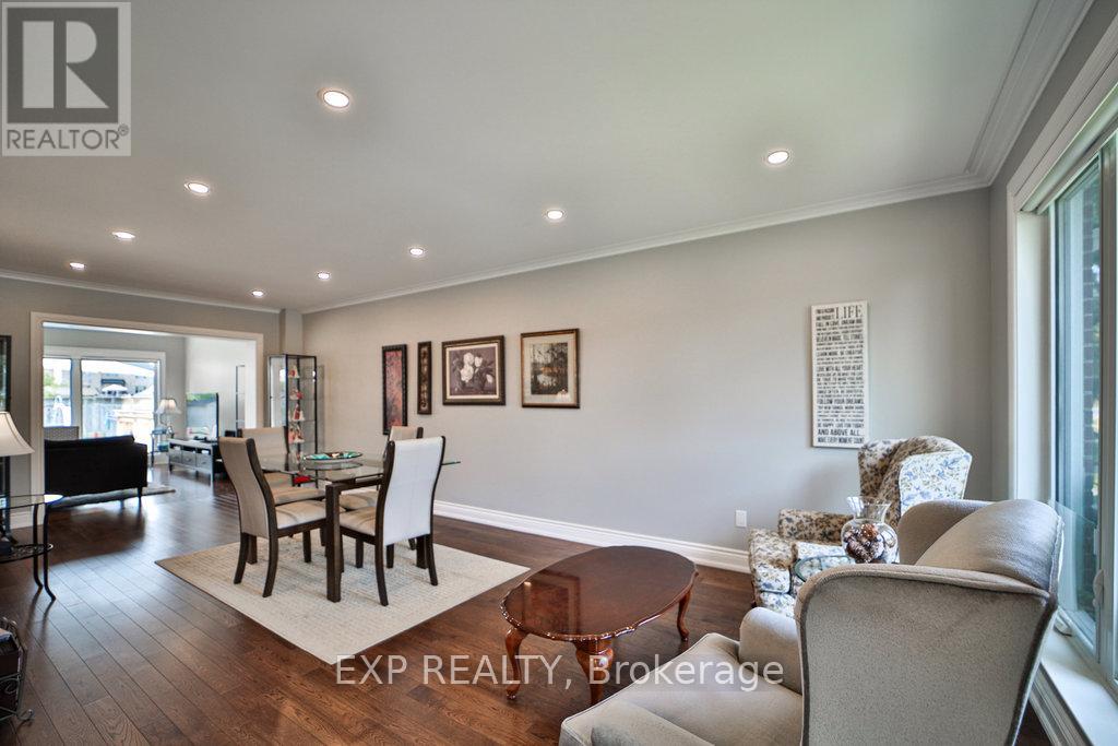 42 Tower Drive, Toronto (Wexford-Maryvale), Ontario  M1R 3N9 - Photo 4 - E12218701