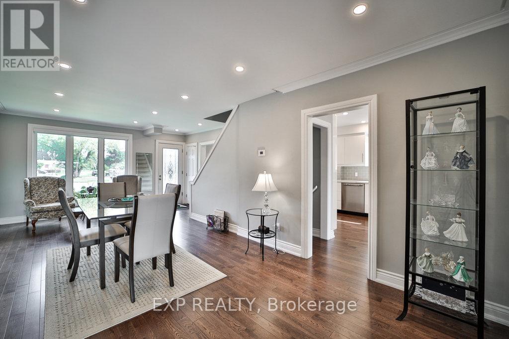42 Tower Drive, Toronto (Wexford-Maryvale), Ontario  M1R 3N9 - Photo 5 - E12218701