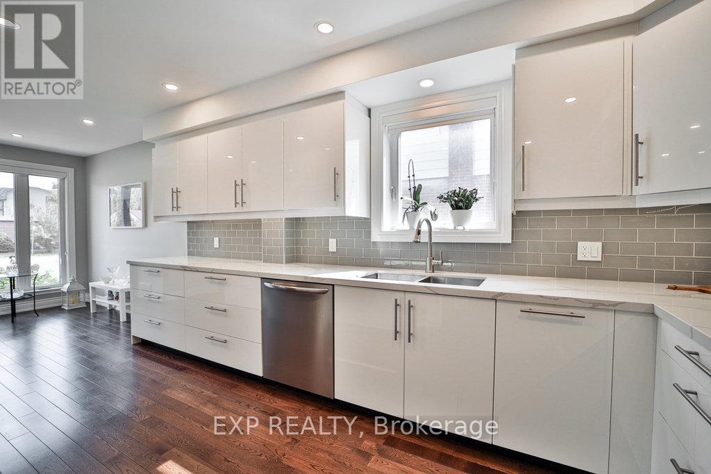 42 Tower Drive, Toronto (Wexford-Maryvale), Ontario  M1R 3N9 - Photo 7 - E12218701