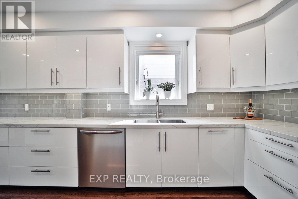 42 Tower Drive, Toronto (Wexford-Maryvale), Ontario  M1R 3N9 - Photo 9 - E12218701