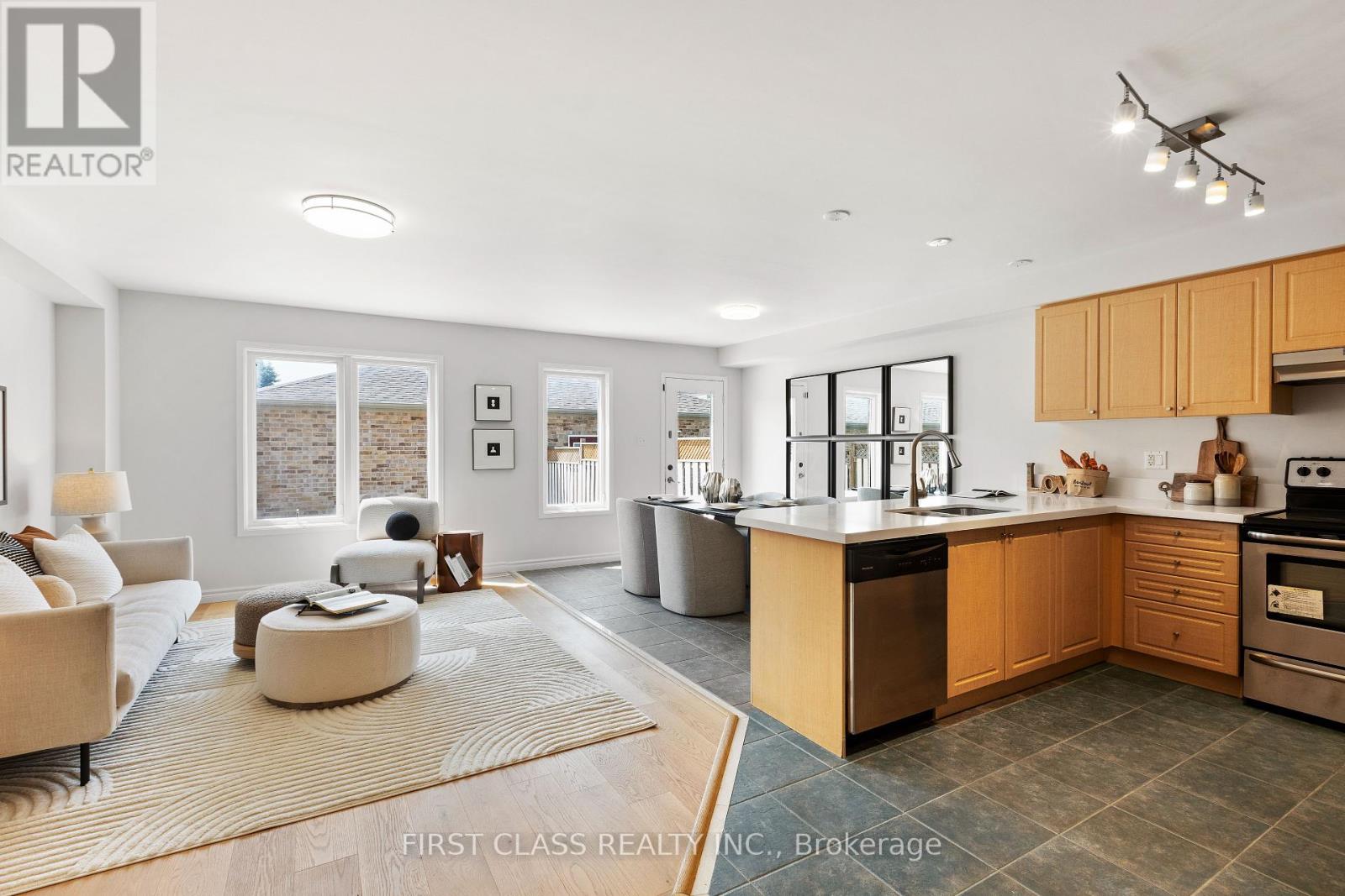 13 Kingsley Road, Markham (Village Green-South Unionville), Ontario  L3R 5X7 - Photo 8 - N12218608