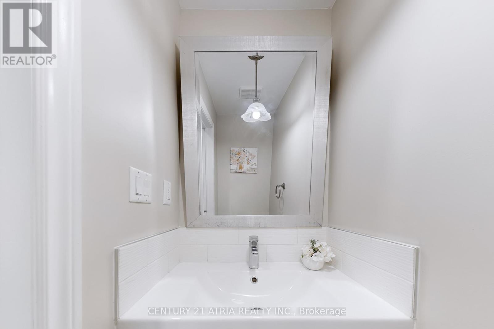 60 Steepleview Crescent, Richmond Hill (North Richvale), Ontario  L4C 9R3 - Photo 20 - N12218617