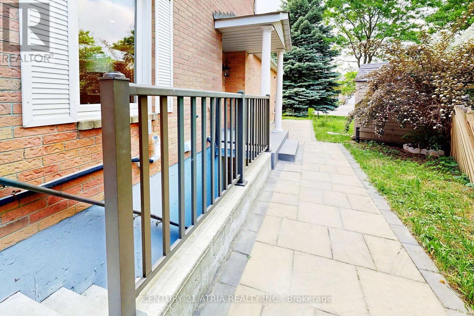 60 Steepleview Crescent, Richmond Hill (North Richvale), Ontario  L4C 9R3 - Photo 4 - N12218617