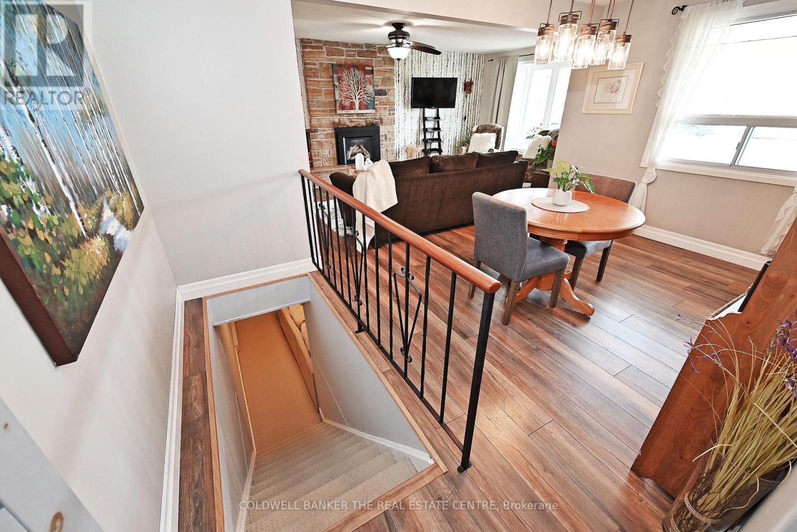 31 Sunrise Street, East Gwillimbury (Holland Landing), Ontario  L9N 1H5 - Photo 8 - N12218620