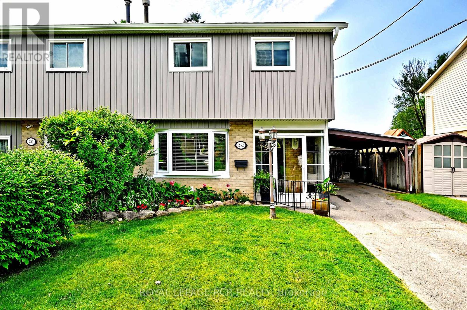 252 PATTERSON STREET, newmarket (huron heights-leslie valley), Ontario
