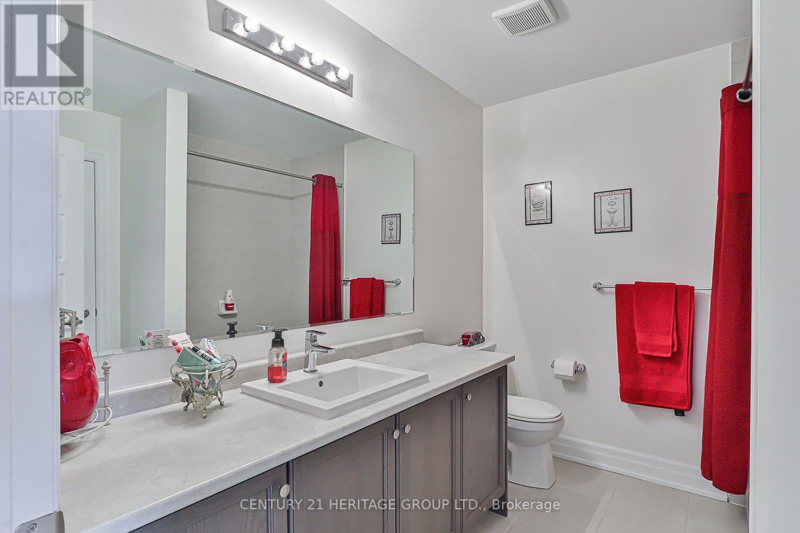 20 Vantage Loop, Newmarket (Woodland Hill), Ontario  L3X 0K6 - Photo 24 - N12219022