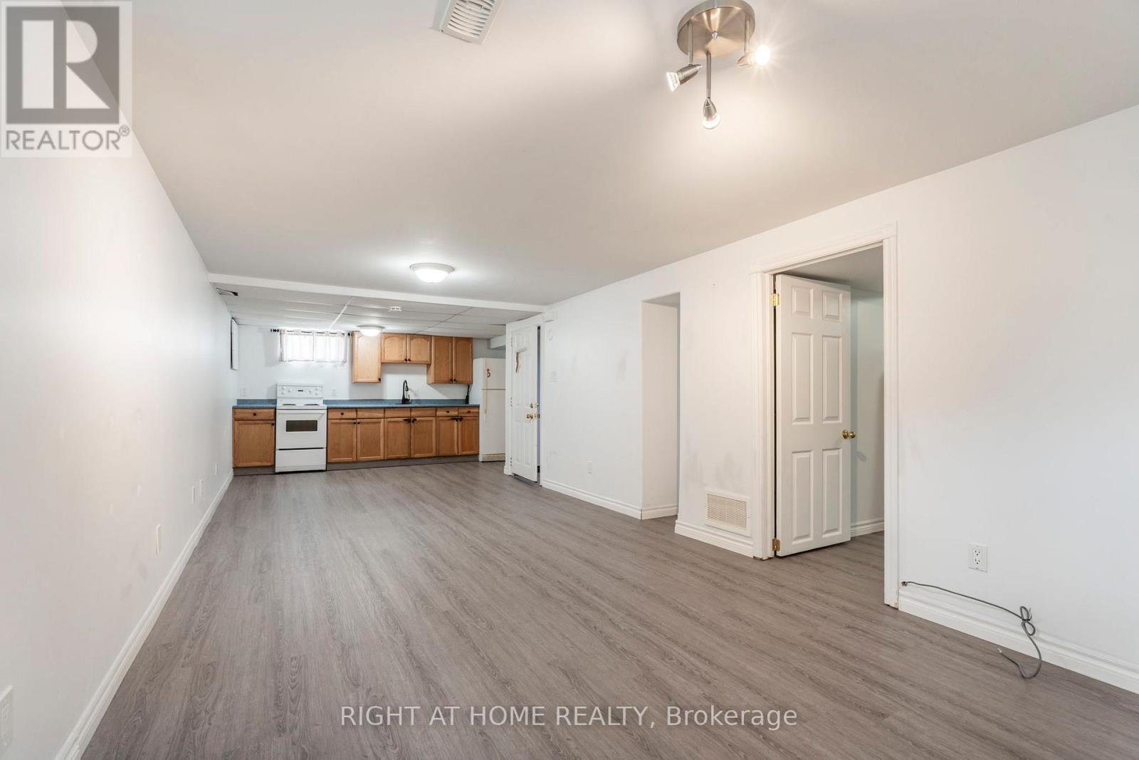 2290 Highway 11 South Highway, Oro-Medonte (Guthrie), Ontario  L0L 2L0 - Photo 37 - S12218712