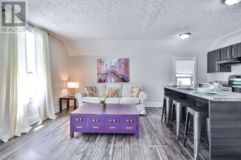 30 Tiffin Street, Barrie (City Centre), Ontario  L4N 2M7 - Photo 24 - S12218921