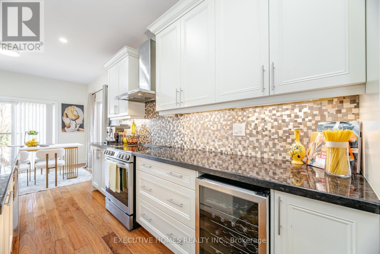 221 Cathcart Crescent, Milton (Wi Willmott), Ontario  L9T 7P2 - Photo 16 - W12098146