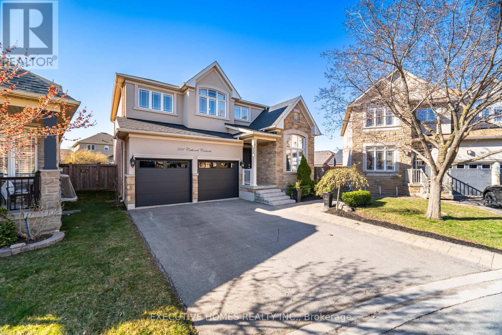 221 Cathcart Crescent, Milton (Wi Willmott), Ontario  L9T 7P2 - Photo 2 - W12098146