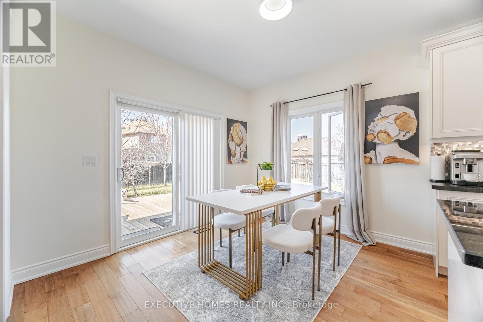 221 Cathcart Crescent, Milton (Wi Willmott), Ontario  L9T 7P2 - Photo 21 - W12098146