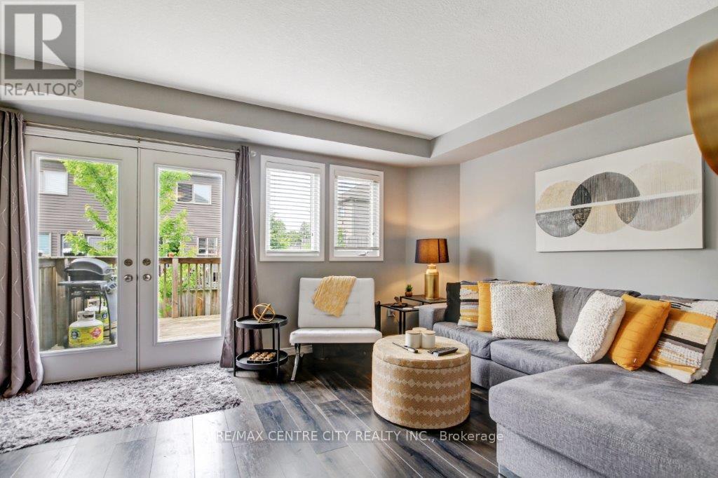 71 - 3200 Singleton Avenue, London South (South W), Ontario  N6L 0C7 - Photo 11 - X12219176