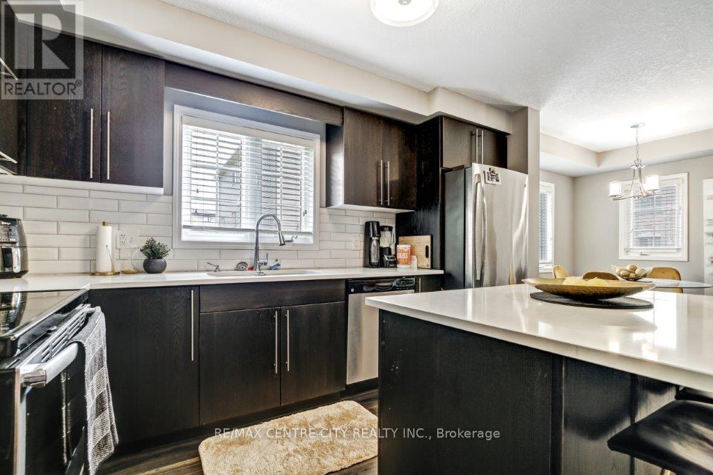 71 - 3200 Singleton Avenue, London South (South W), Ontario  N6L 0C7 - Photo 6 - X12219176