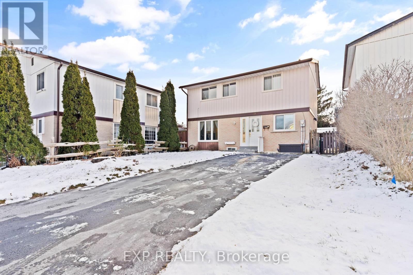 21 HAMLET COURT, Brampton, Ontario