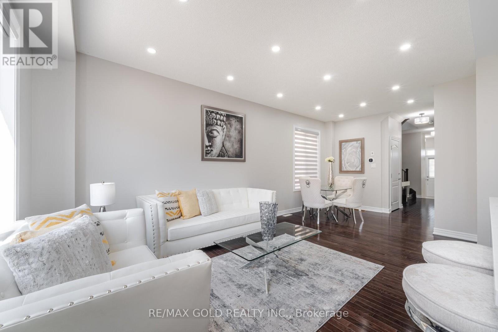 109 Cobriza Crescent, Brampton (Northwest Brampton), Ontario  L7A 5A6 - Photo 3 - W12218772