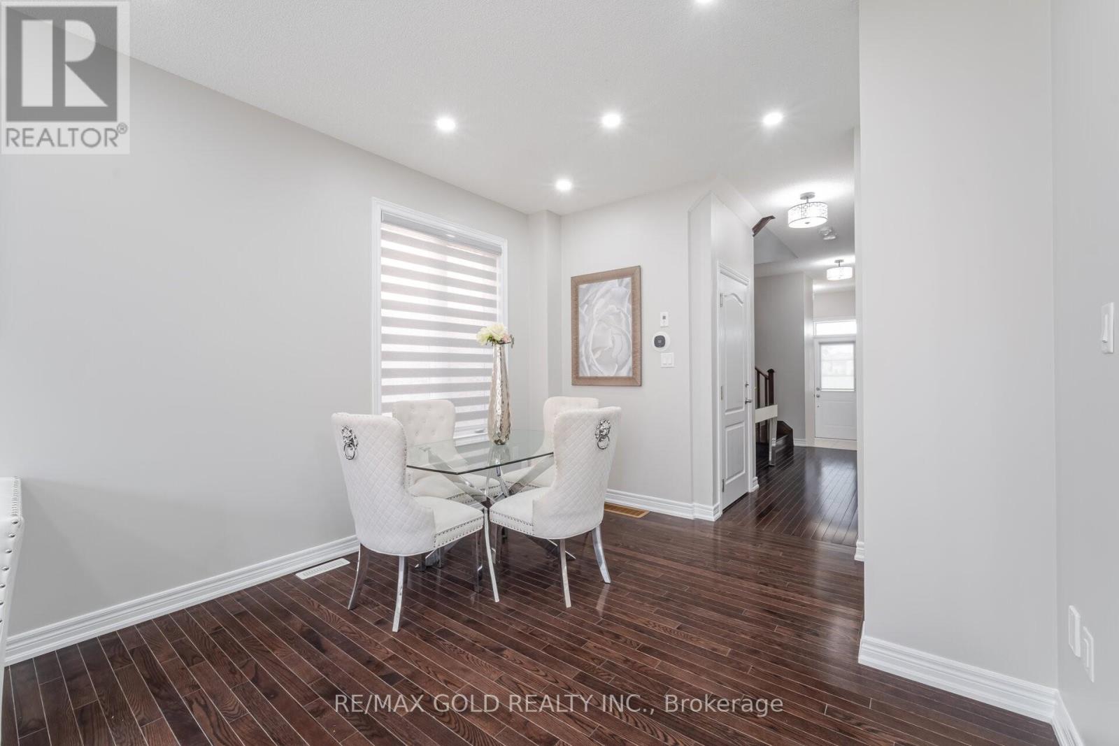 109 Cobriza Crescent, Brampton (Northwest Brampton), Ontario  L7A 5A6 - Photo 4 - W12218772