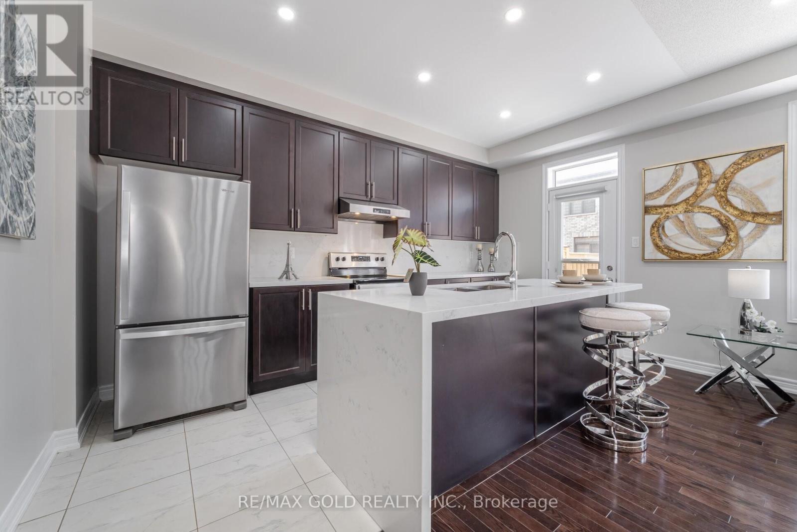 109 Cobriza Crescent, Brampton (Northwest Brampton), Ontario  L7A 5A6 - Photo 7 - W12218772