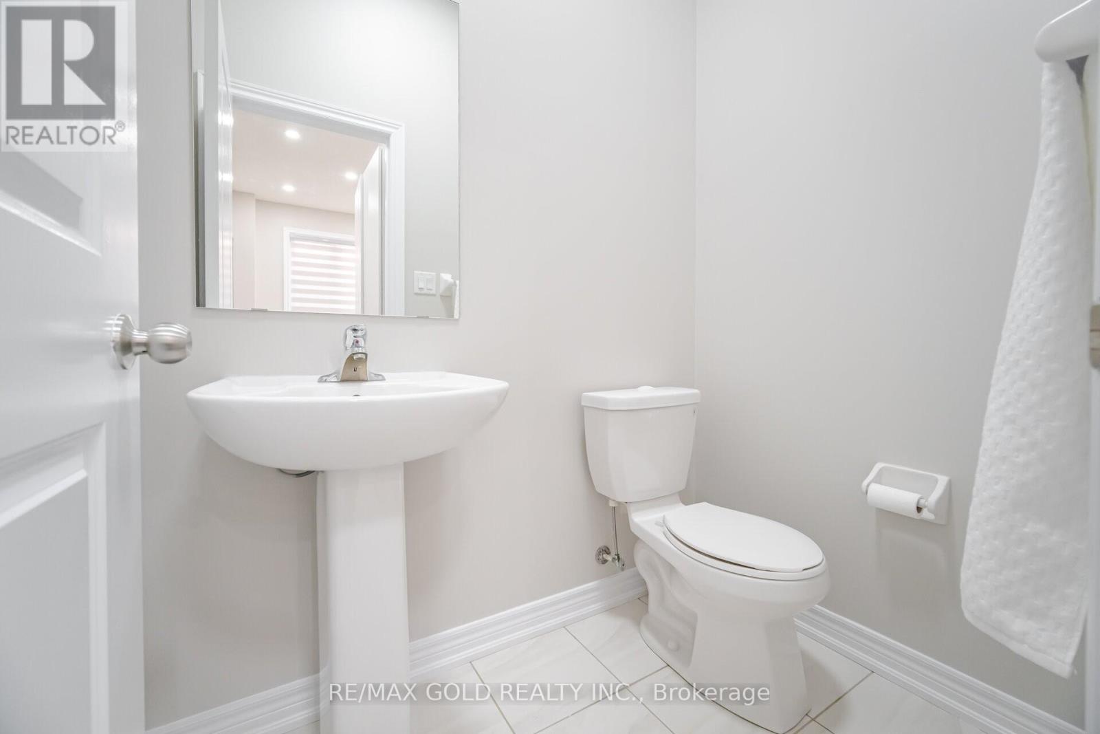 109 Cobriza Crescent, Brampton (Northwest Brampton), Ontario  L7A 5A6 - Photo 8 - W12218772