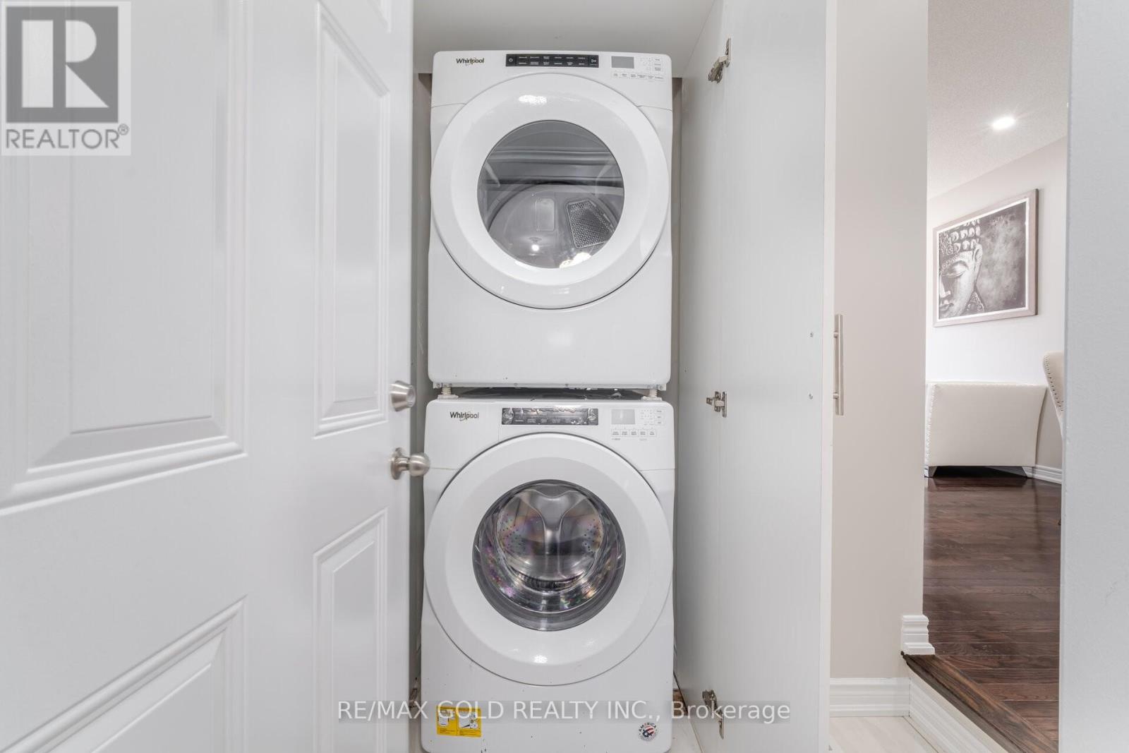 109 Cobriza Crescent, Brampton (Northwest Brampton), Ontario  L7A 5A6 - Photo 9 - W12218772