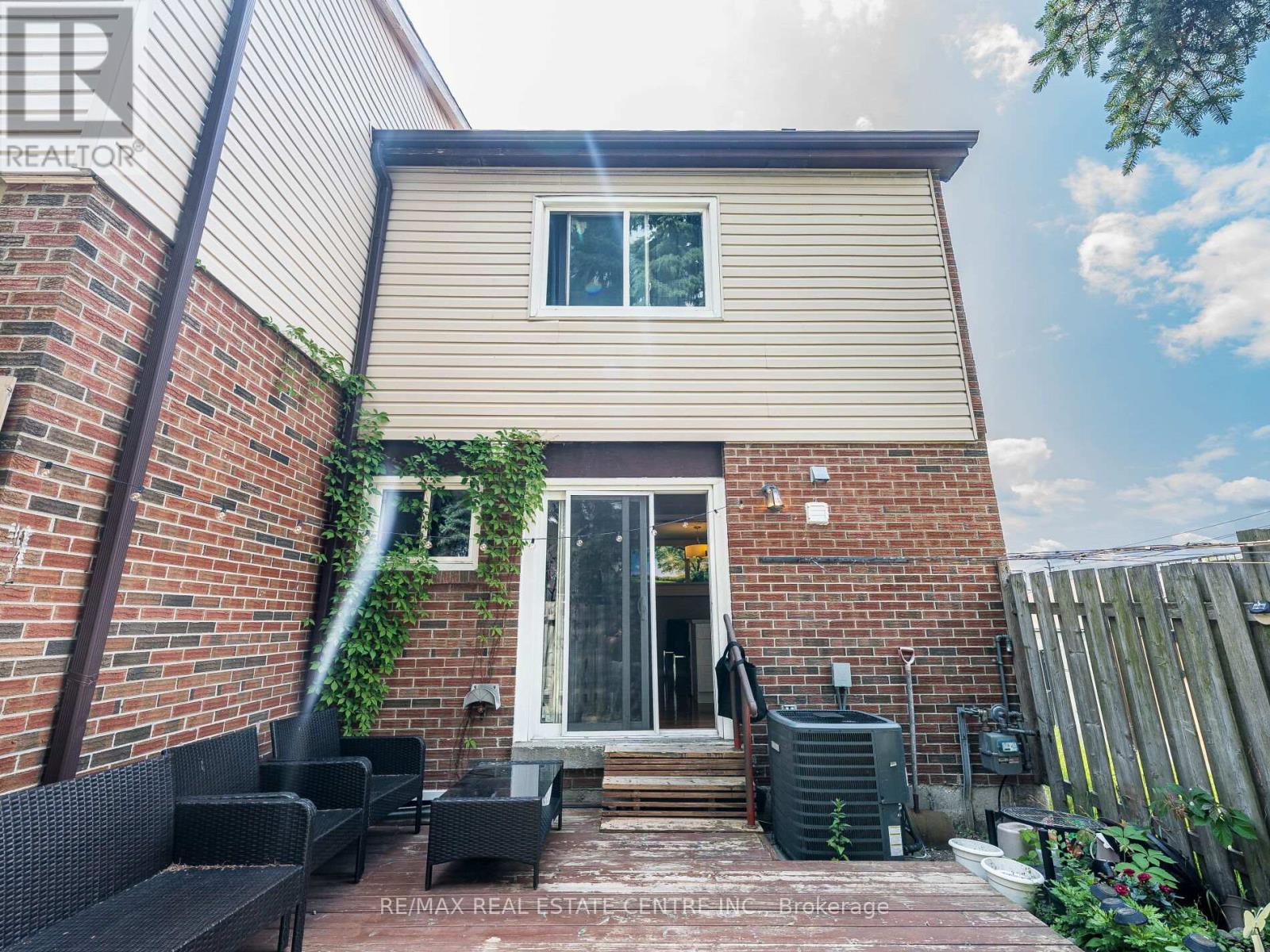 1 - 34 San Roberto Way, Toronto (Glenfield-Jane Heights), Ontario  M3L 2J5 - Photo 37 - W12218914