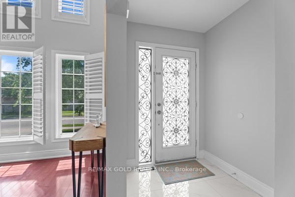 16 Upshall Drive, Brampton (Brampton West), Ontario  L6P 1E1 - Photo 3 - W12218926
