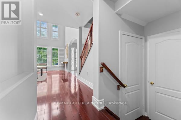 16 Upshall Drive, Brampton (Brampton West), Ontario  L6P 1E1 - Photo 5 - W12218926