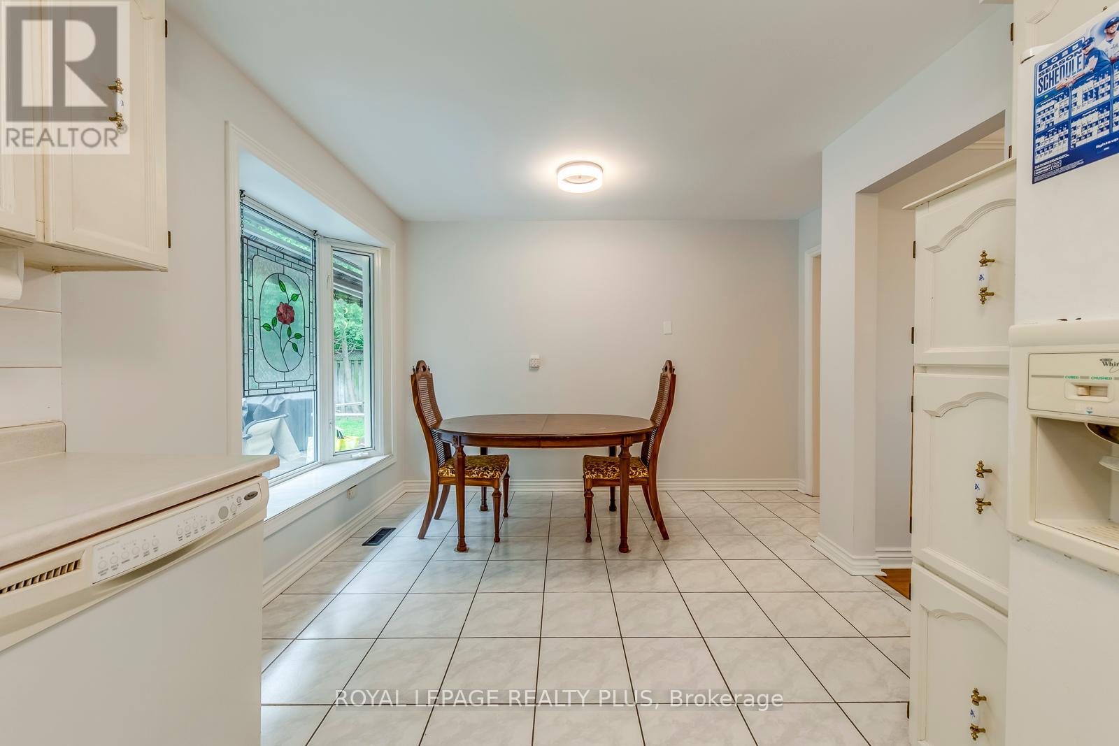 1628 Woodeden Drive, Mississauga, Ontario  L5H 3S5 - Photo 14 - W12218939