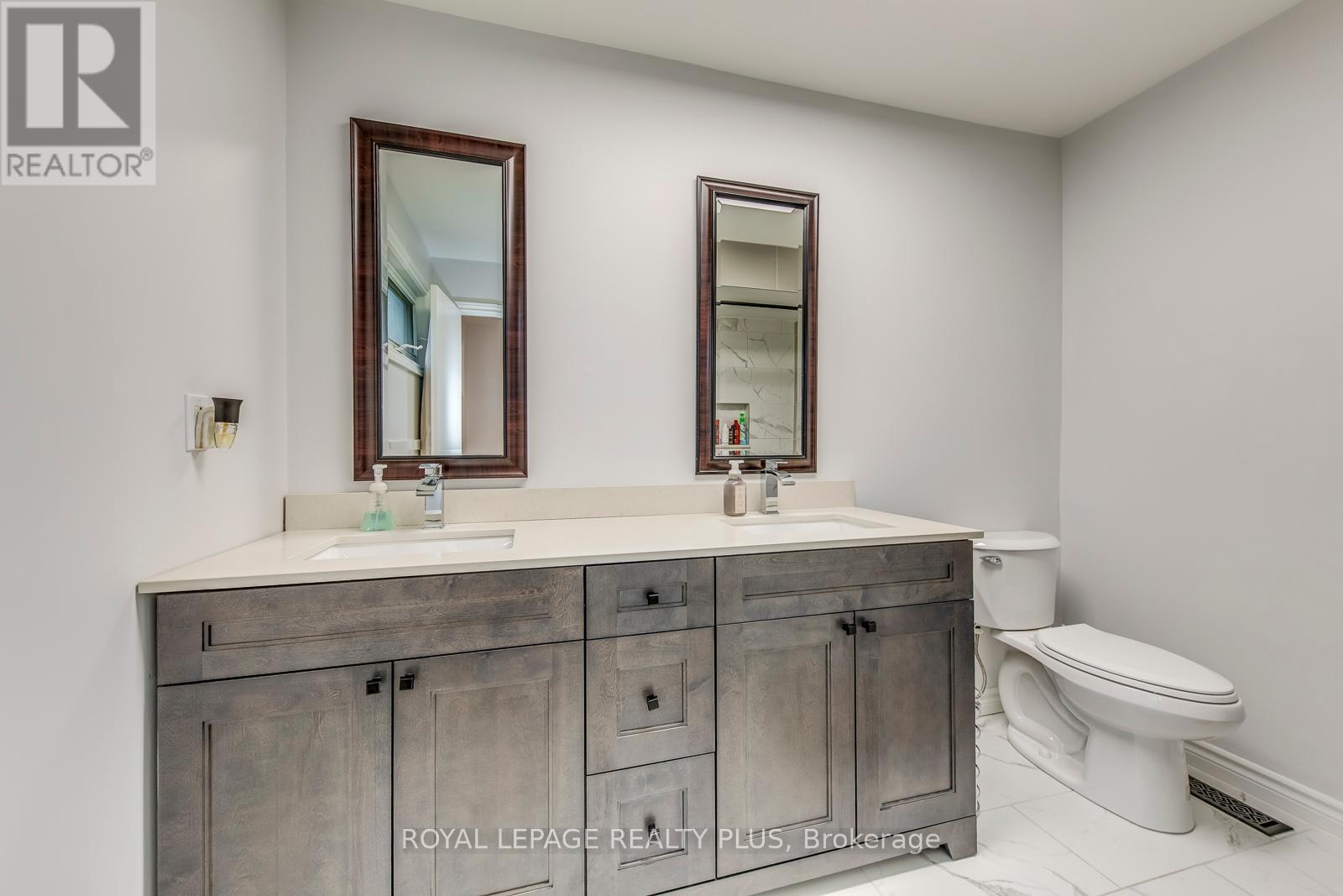 1628 Woodeden Drive, Mississauga, Ontario  L5H 3S5 - Photo 21 - W12218939