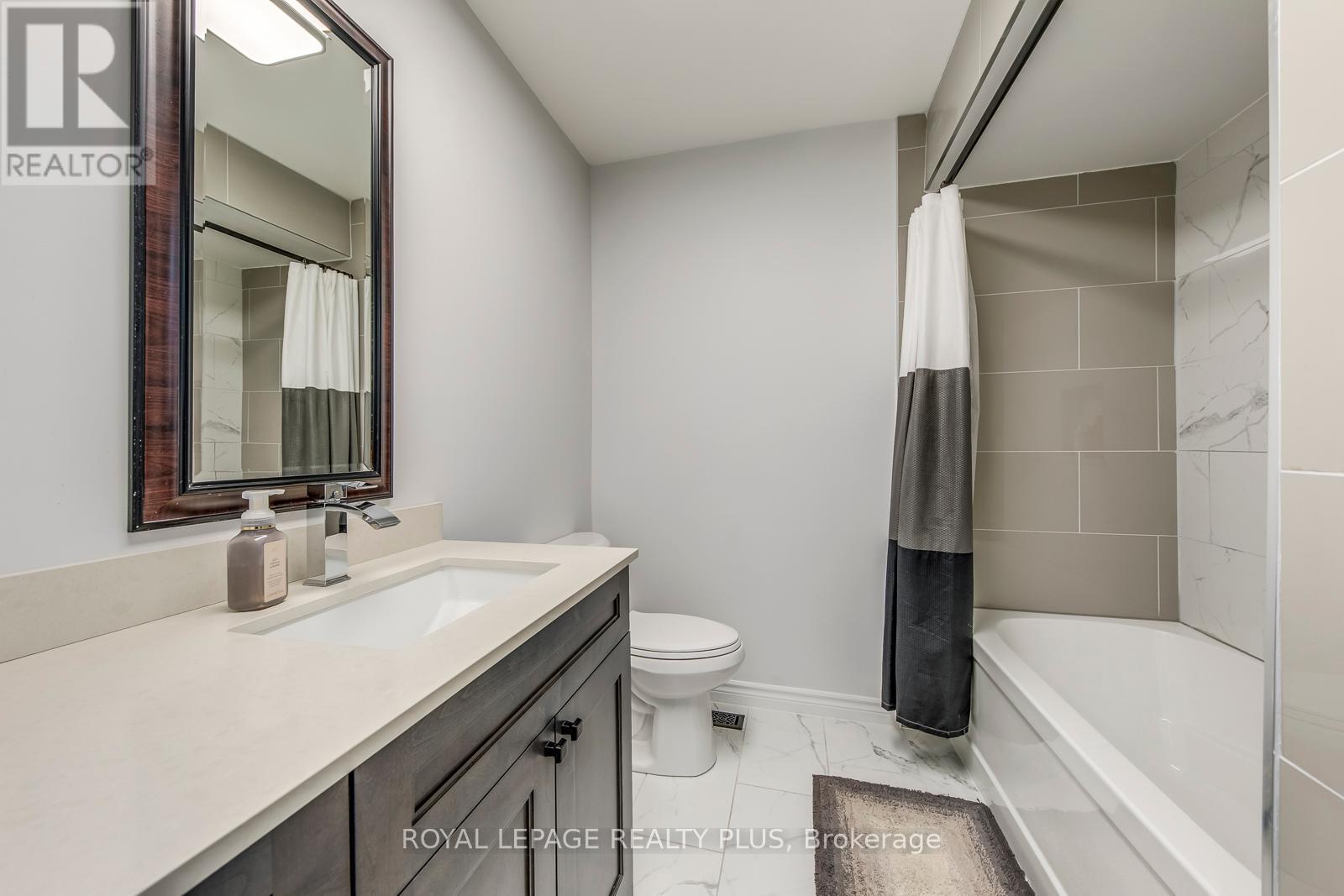 1628 Woodeden Drive, Mississauga, Ontario  L5H 3S5 - Photo 22 - W12218939