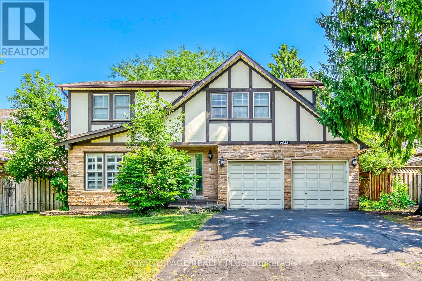 1628 Woodeden Drive, Mississauga, Ontario  L5H 3S5 - Photo 6 - W12218939