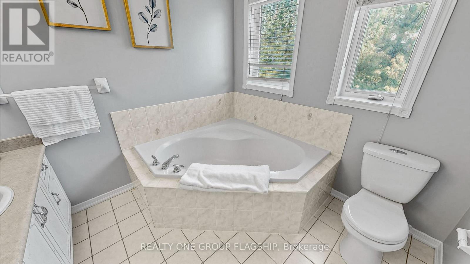 42 Monaco Court, Brampton (Fletcher's Meadow), Ontario  L7A 1X4 - Photo 25 - W12218940
