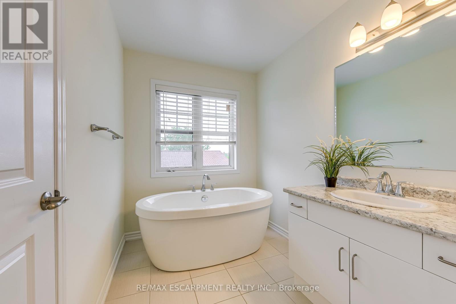 3475 Eternity Way, Oakville (Go Glenorchy), Ontario  L6H 7B5 - Photo 22 - W12218951