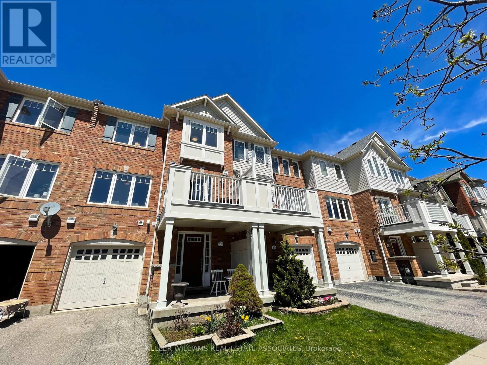 877 WILLINGDON CRESCENT, Milton, Ontario