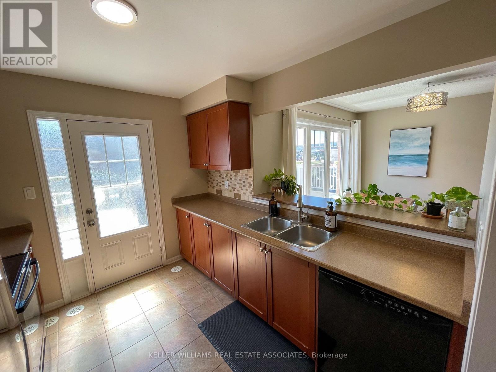 877 Willingdon Crescent, Milton, Ontario  L9T 0Z7 - Photo 10 - W12219072