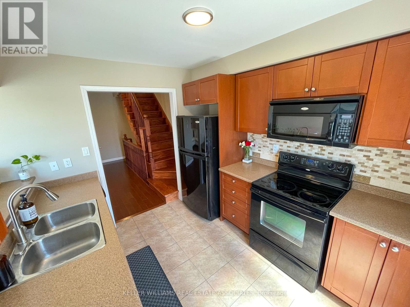 877 Willingdon Crescent, Milton, Ontario  L9T 0Z7 - Photo 13 - W12219072