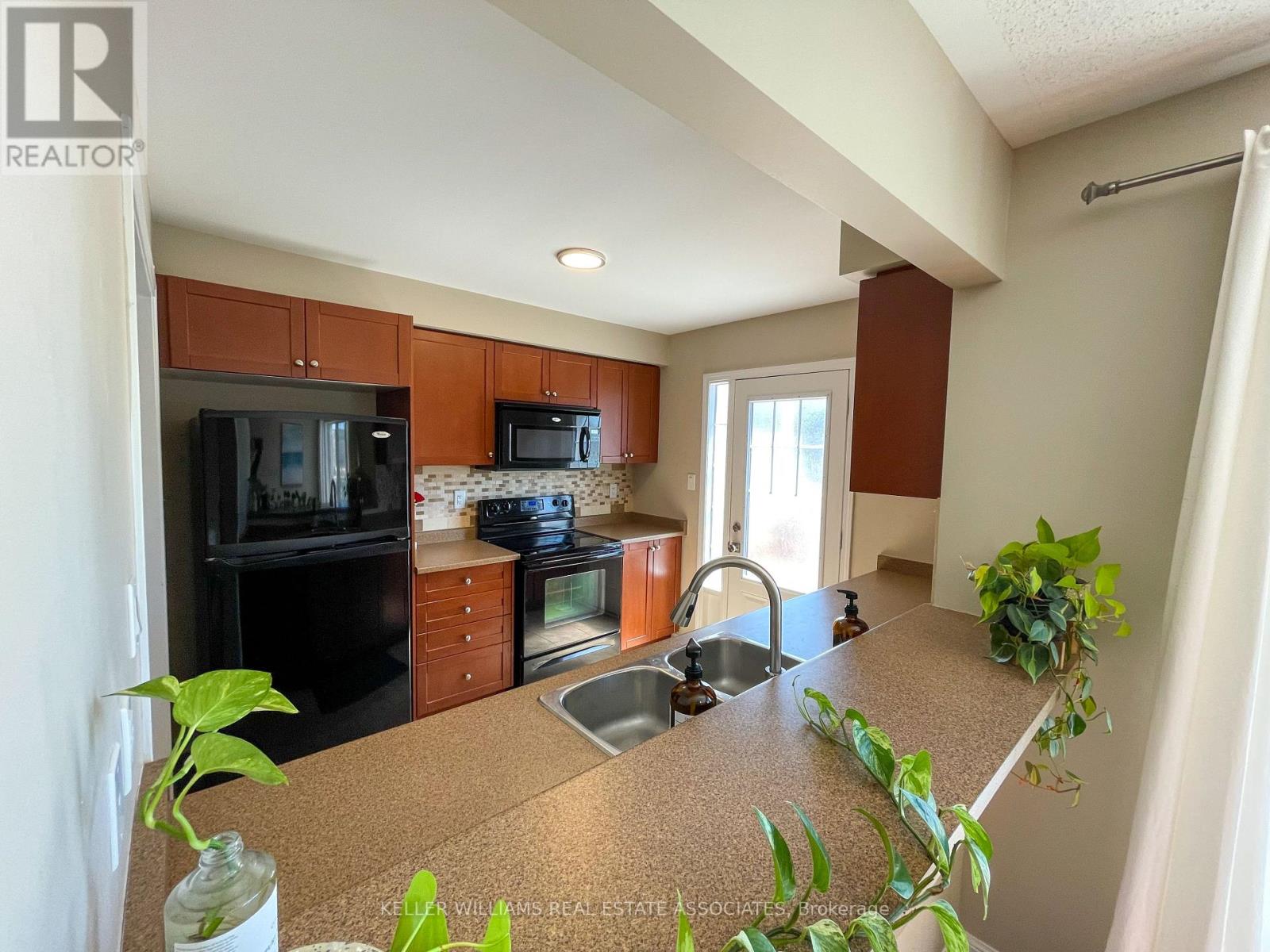 877 Willingdon Crescent, Milton, Ontario  L9T 0Z7 - Photo 9 - W12219072